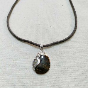 Tigers Eye Natural Stone Sterling Silver Pendant Choker Necklace